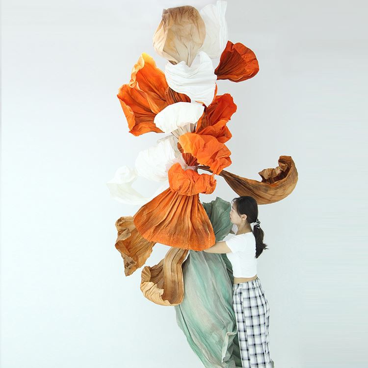 Inštalácia oranžového papiera